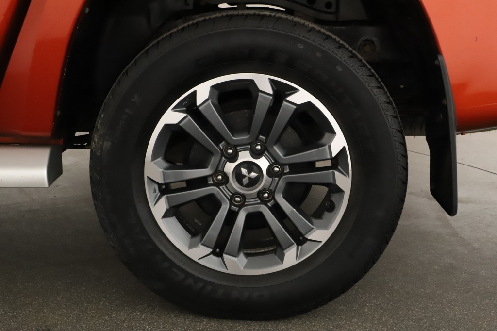 Mitsubishi L200