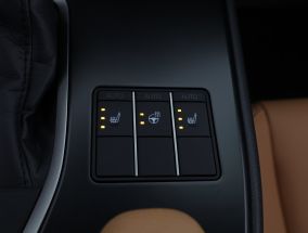 Lexus UX - 2024