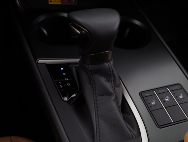 Lexus UX - 2024