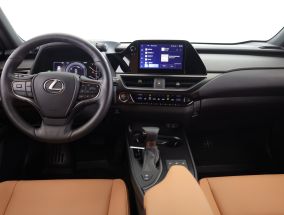 Lexus UX - 2024