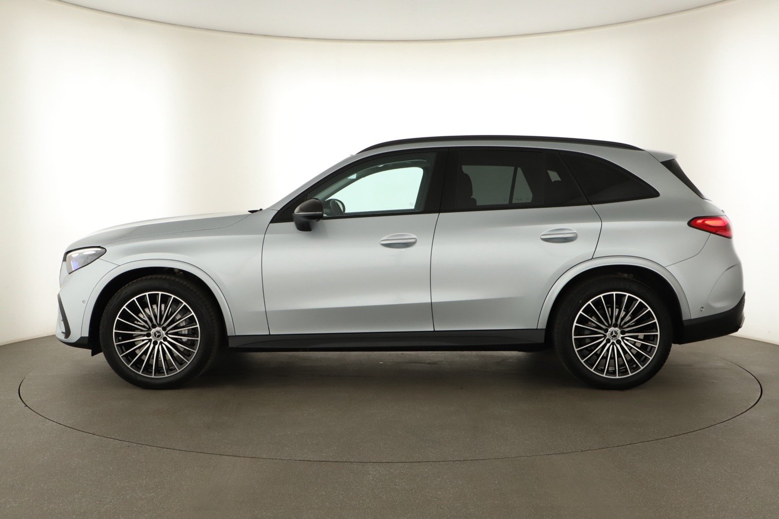 Mercedes-Benz GLC - 2025
