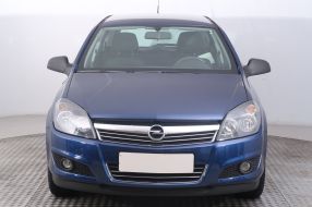 Opel Astra - 2011
