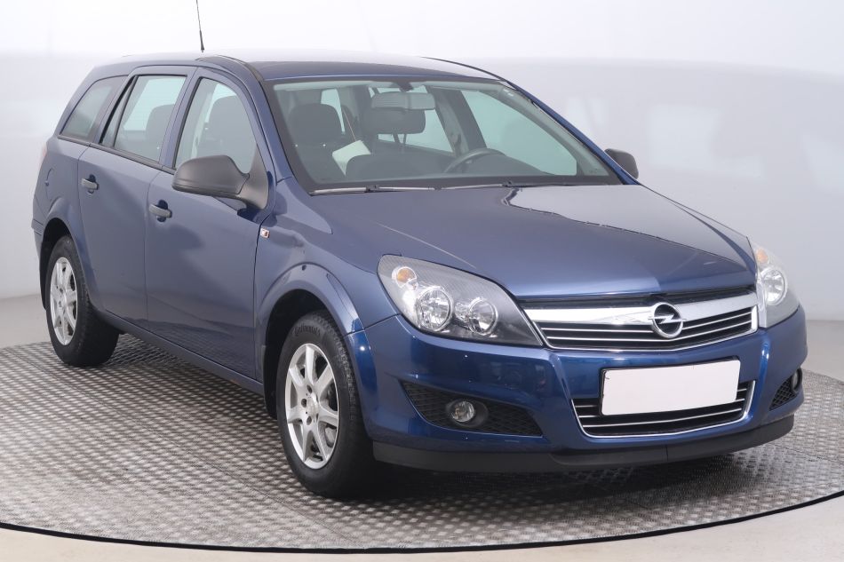 Opel Astra - 2011