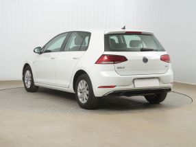 Volkswagen Golf - 2017