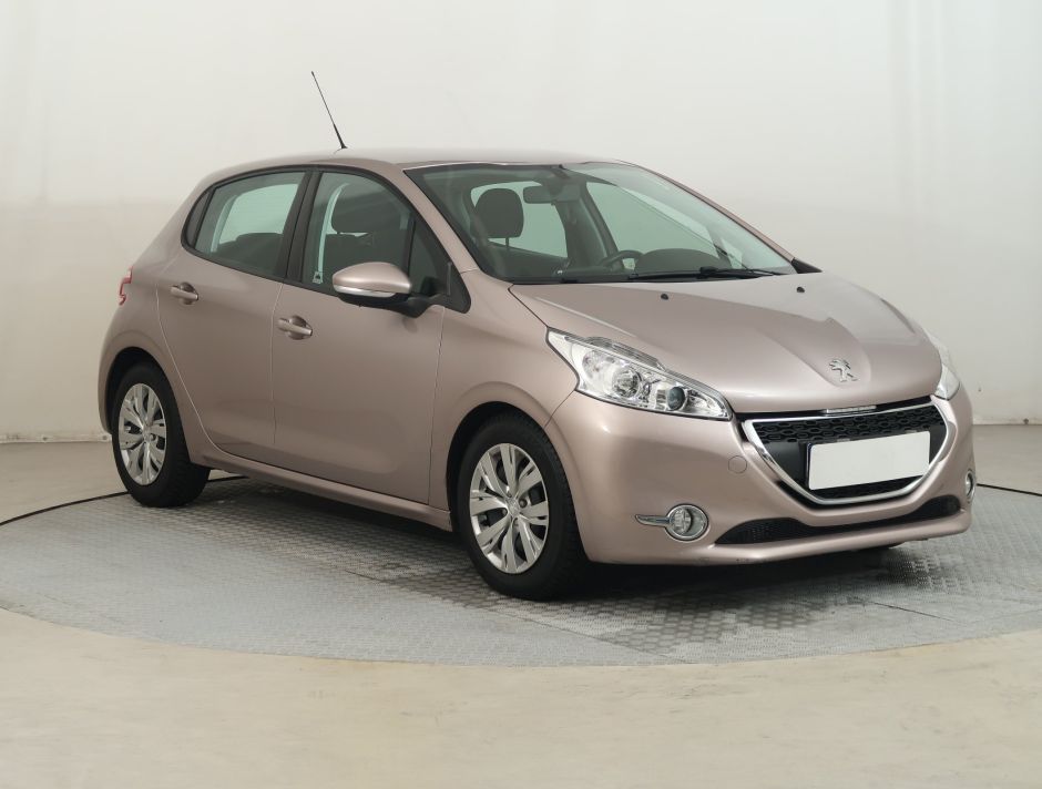 Peugeot 208 - 2012