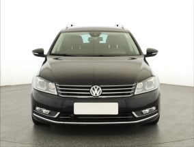 Volkswagen Passat - 2011