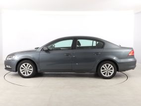Volkswagen Passat - 2010