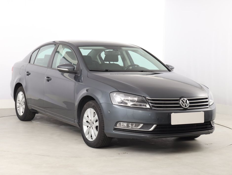 Volkswagen Passat - 2010