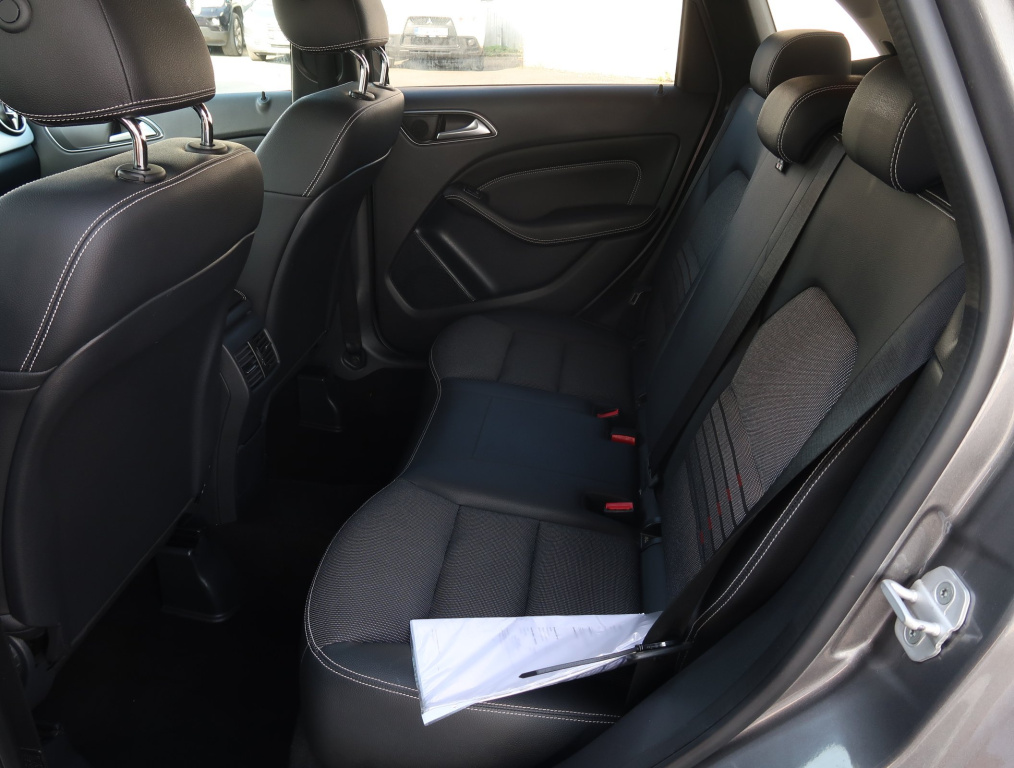 Mercedes-Benz B