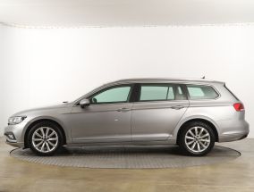 Volkswagen Passat - 2021