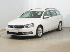 Volkswagen Passat - 2011