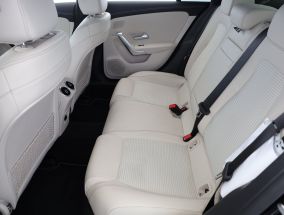 Mercedes-Benz CLA - 2021