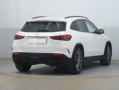 Mercedes-Benz GLA - 2022