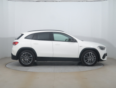 Mercedes-Benz GLA - 2022