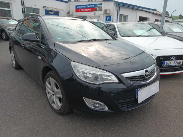 Opel Astra 2011