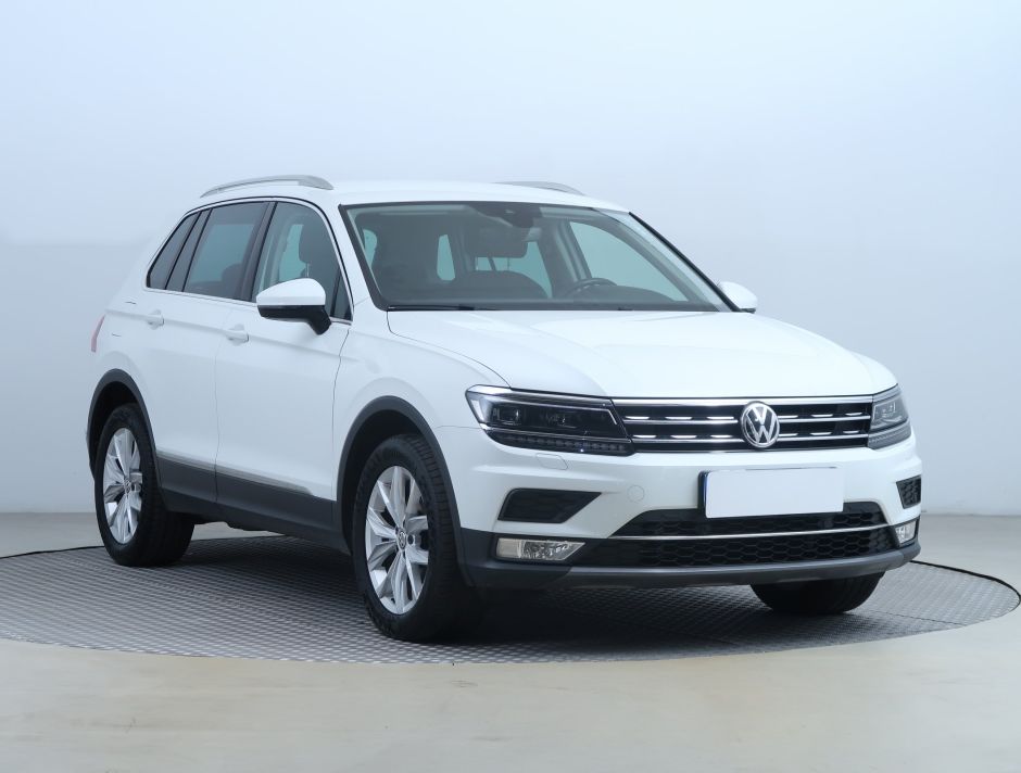 Volkswagen Tiguan - 2016