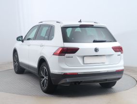 Volkswagen Tiguan - 2020