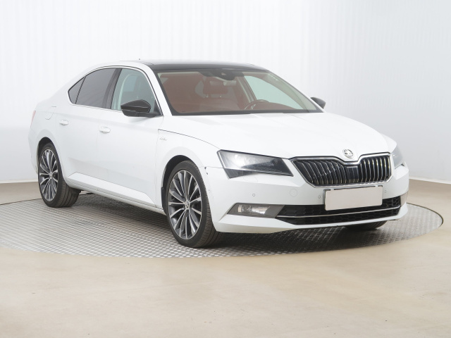 Škoda Superb 2016