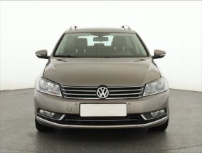 Volkswagen Passat - 2011