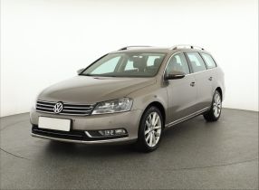 Volkswagen Passat - 2011