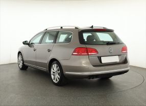 Volkswagen Passat - 2011
