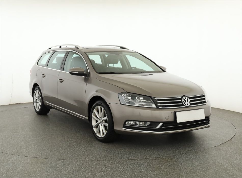 Volkswagen Passat - 2011