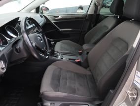 Volkswagen Golf - 2020