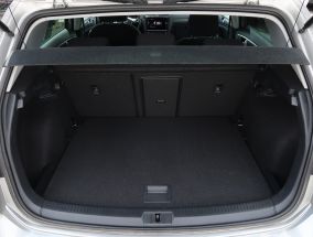Volkswagen Golf - 2020