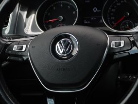 Volkswagen Golf - 2020