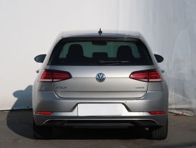 Volkswagen Golf - 2020