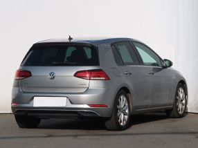 Volkswagen Golf - 2020