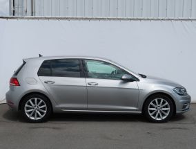 Volkswagen Golf - 2020
