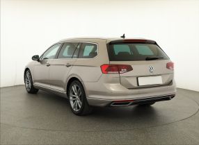 Volkswagen Passat - 2020