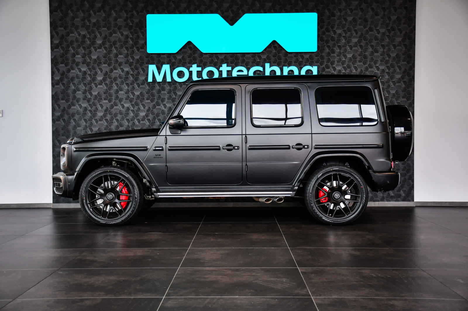Mercedes-Benz G - 2023