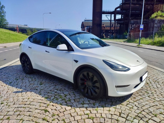 Tesla Model Y 2022