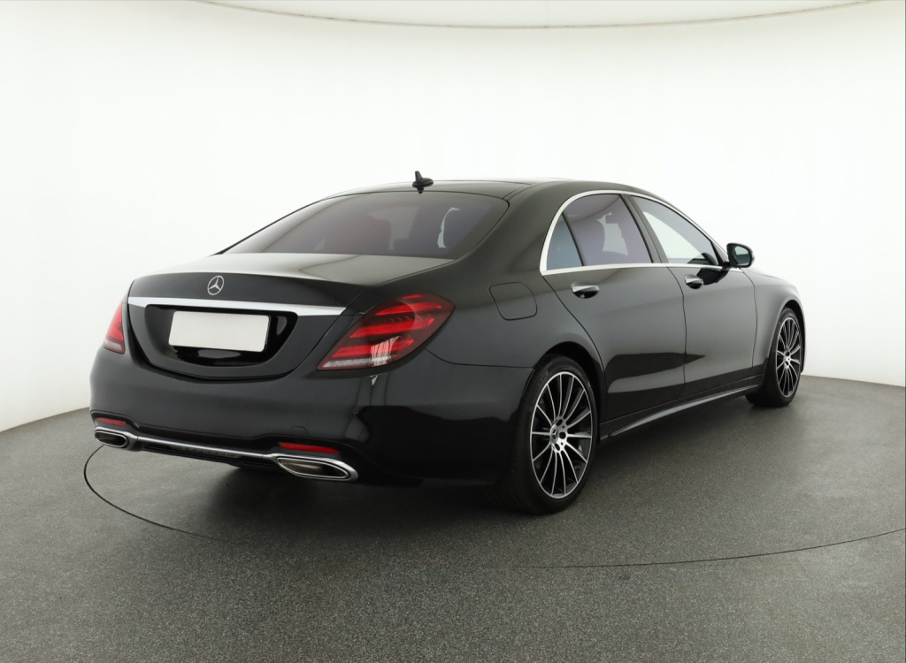Mercedes-Benz S
