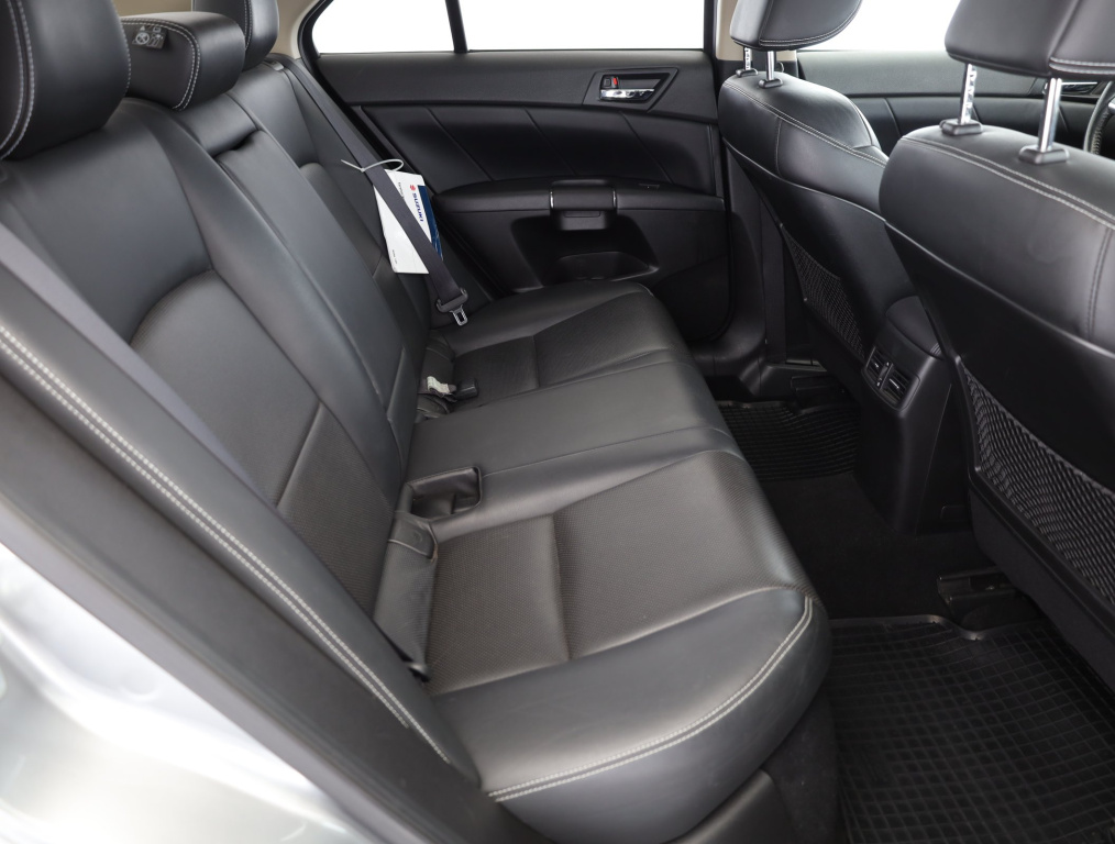 Suzuki Kizashi