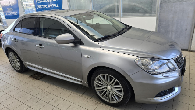 Suzuki Kizashi 2011