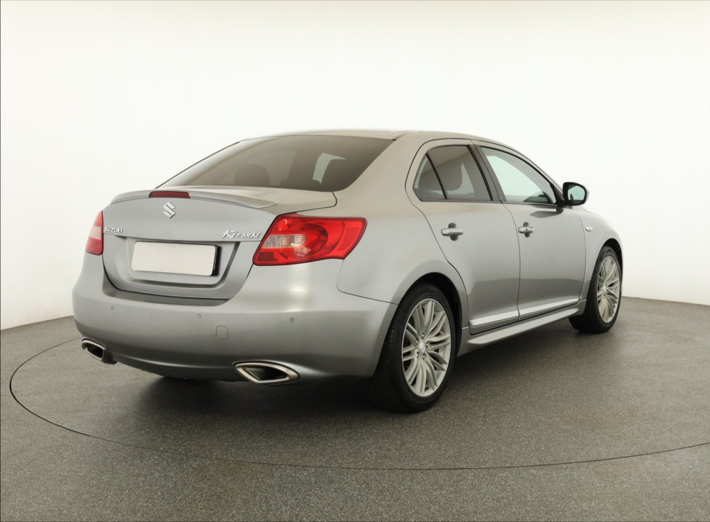 Suzuki Kizashi