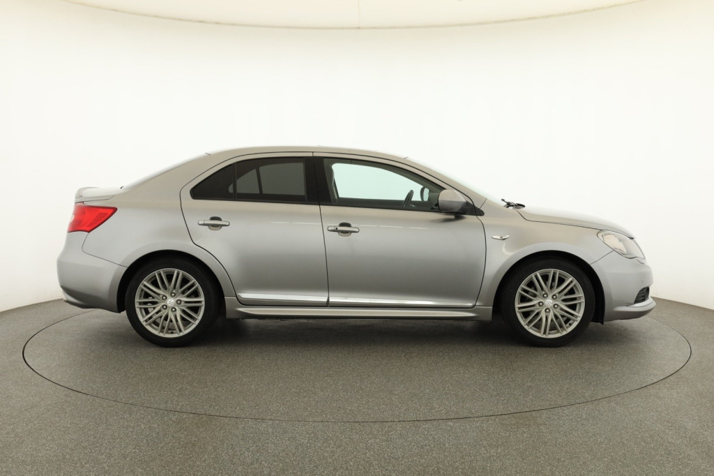 Suzuki Kizashi