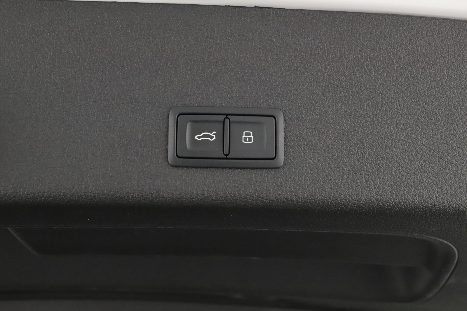 Audi e-tron - 2023