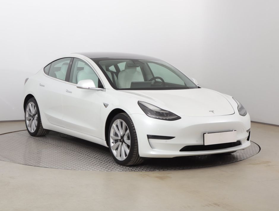 Tesla Model 3 - 2019
