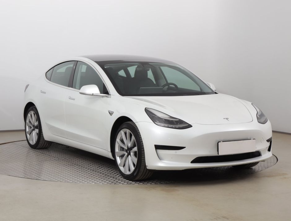 Tesla Model 3 - 2020