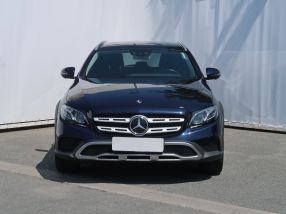 Mercedes-Benz E - 2020