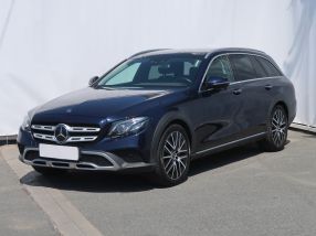 Mercedes-Benz E - 2020