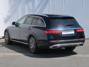 Mercedes-Benz E - 2020