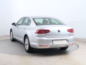 Volkswagen Passat - 2015