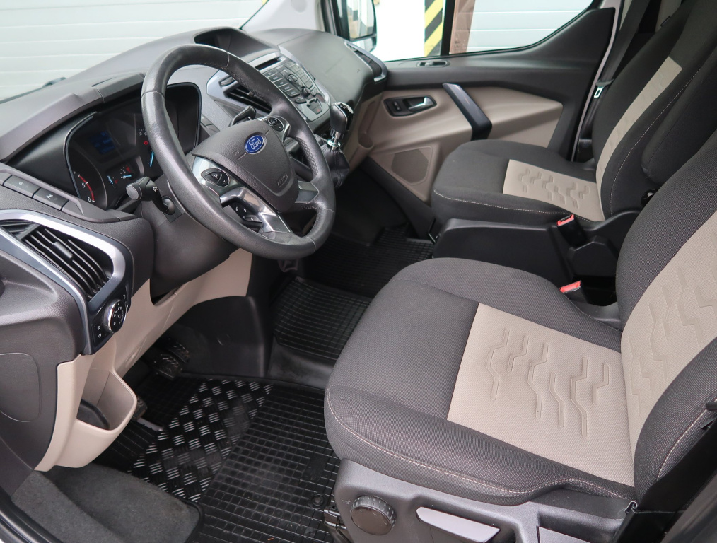 Ford Tourneo Custom