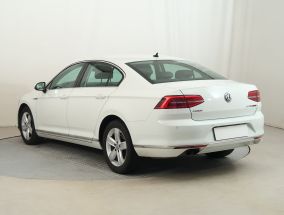 Volkswagen Passat - 2016