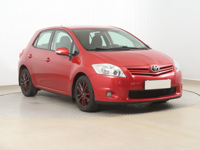 Toyota Auris 2011